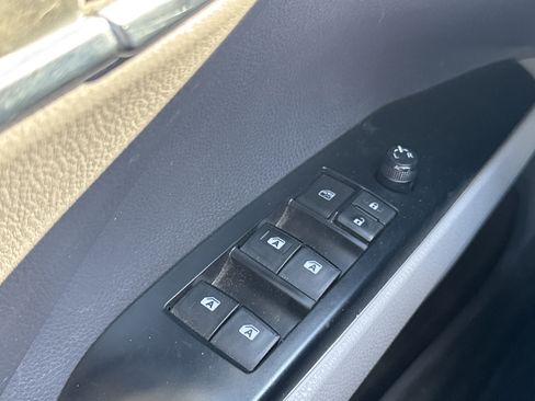 Used 2018 Toyota Camry LE image 22