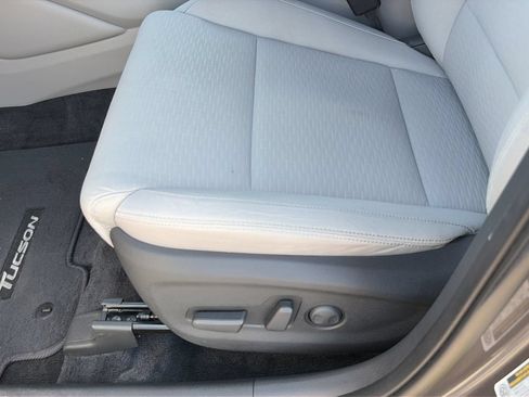 Used 2021 Hyundai Tucson SEL FWD image 17