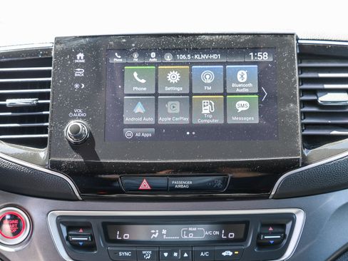 Used 2020 Honda Pilot EX image 4