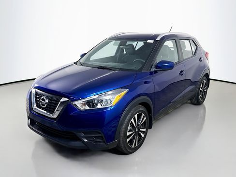 Used 2018 Nissan Kicks SV image 4