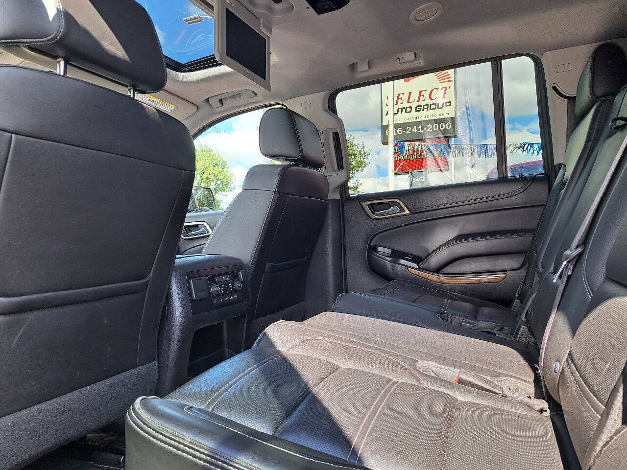 Used 2017 GMC Yukon XL Denali w/ Open Road Package AWD/4WD image 3