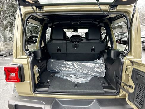 New 2026 Jeep Wrangler Unlimited Rubicon 392 w/ Quick Order Package 27X Moab AWD/4WD image 29