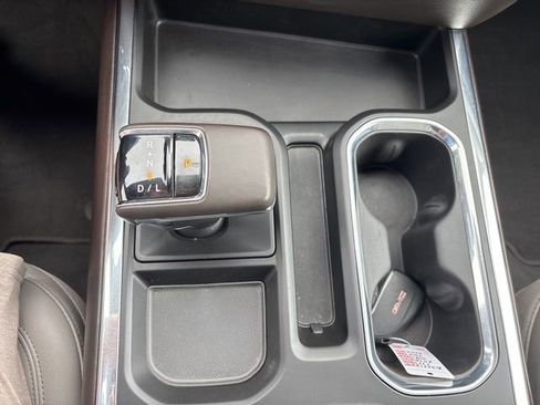 Used 2024 GMC Sierra 1500 SLT w/ SLT Convenience Package image 27