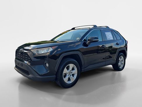 Used 2021 Toyota RAV4 XLE AWD/4WD image 7