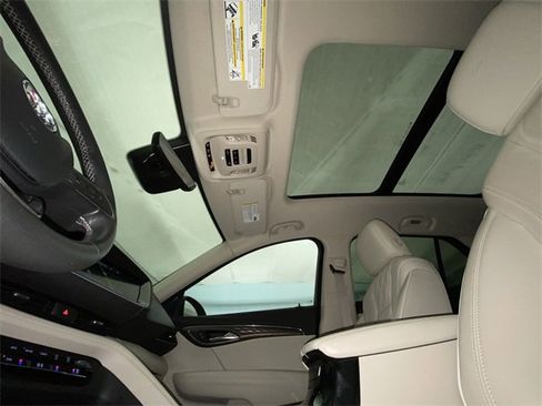 Used 2023 Buick Envision Avenir image 22