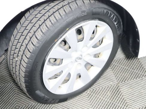 Used 2017 Nissan Sentra SV image 18