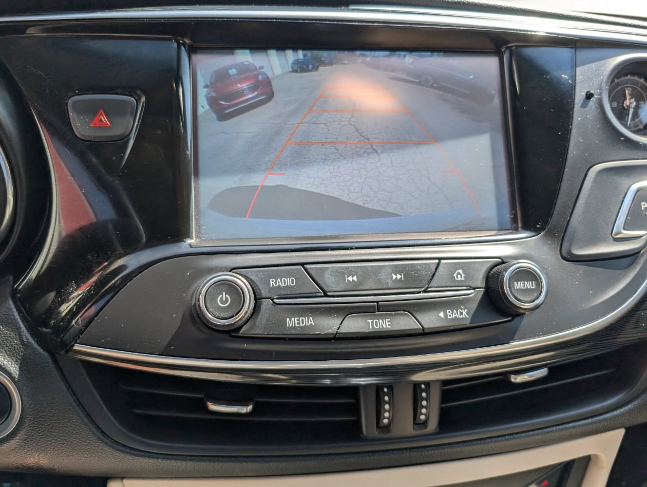 Used 2018 Buick Envision Essence AWD/4WD image 23