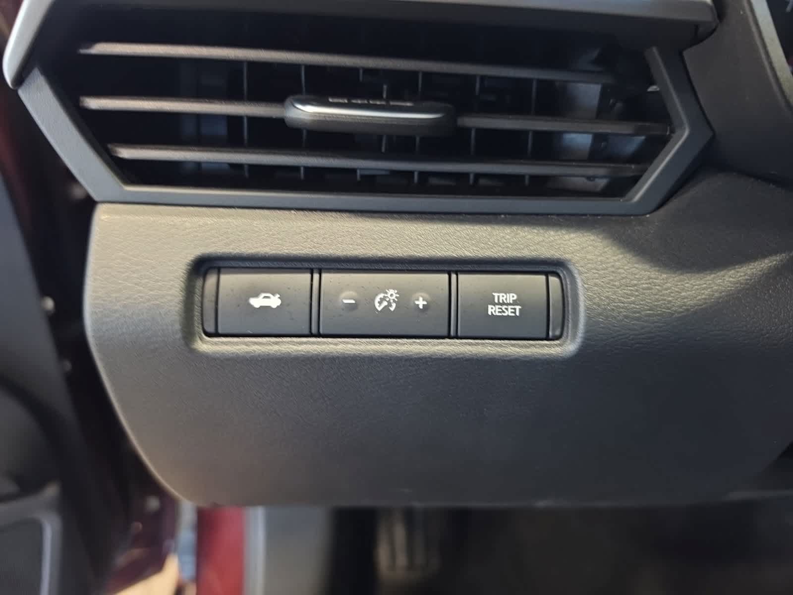 Used 2025 Nissan Altima 2.5 SV FWD image 16