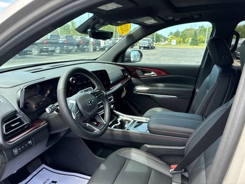 New 2026 Chevrolet Traverse Z71 AWD/4WD image 2