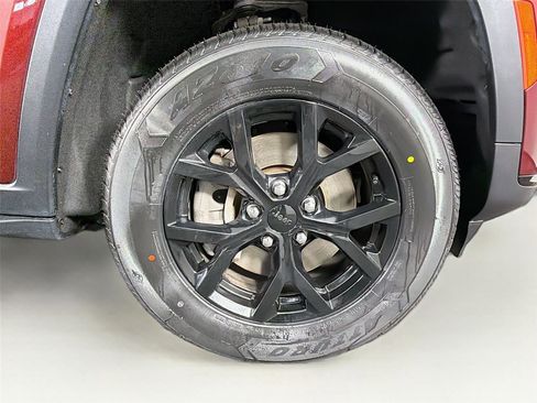Used 2024 Jeep Grand Cherokee L Altitude AWD/4WD image 35