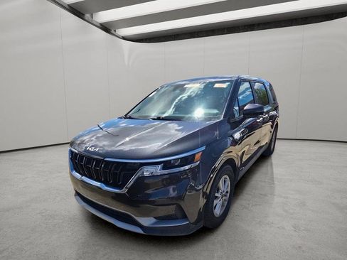 Used 2022 Kia Carnival LX FWD image 1