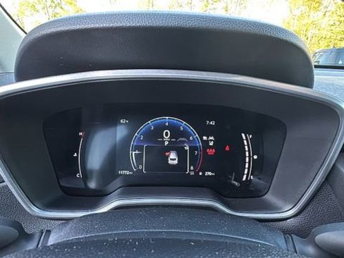 Used 2024 Toyota Corolla Cross XLE AWD/4WD image 17
