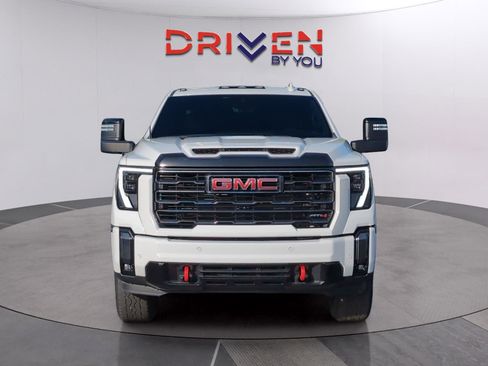 Used 2024 GMC Sierra 2500 AT4 w/ Technology Package AWD/4WD image 8