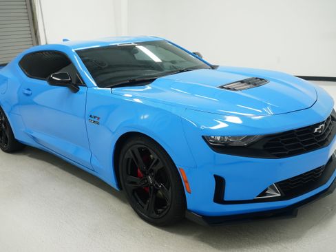 Used 2022 Chevrolet Camaro LT w/ RS Package RWD image 3