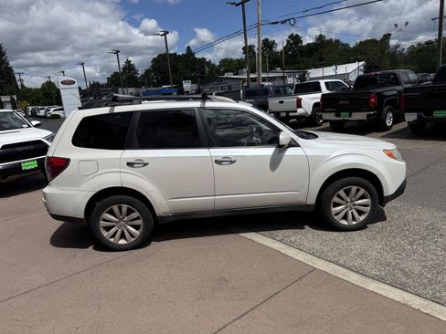 Used 2013 Subaru Forester 2.5X Limited AWD/4WD image 7