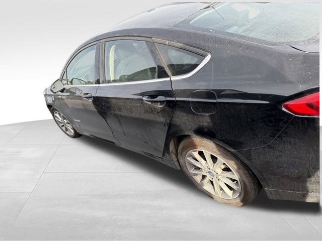 Used 2017 Ford Fusion SE FWD image 15