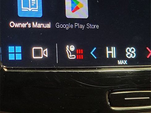 Certified 2025 Volvo XC90 B6 Plus image 30