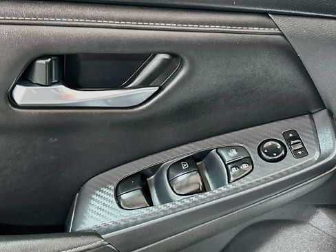 Used 2024 Nissan Sentra SV FWD image 15