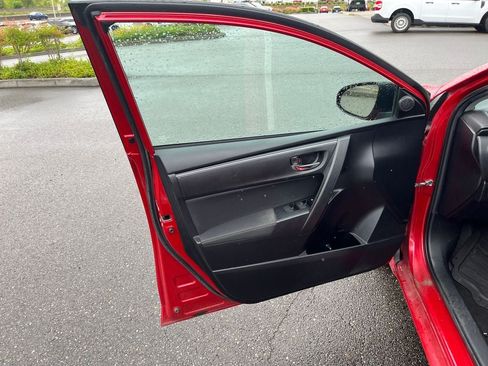 Used 2019 Toyota Corolla LE FWD image 11