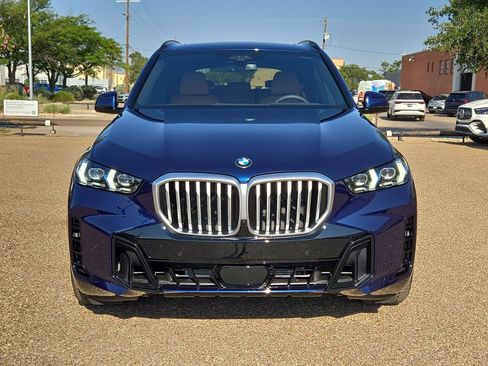 New 2026 BMW X5 xDrive40i w/ M Sport Package AWD/4WD image 10