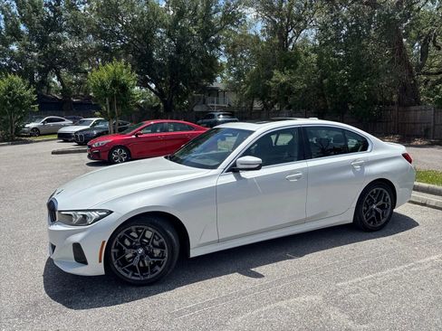 Used 2025 BMW 330i Sedan w/ Convenience Package RWD image 3