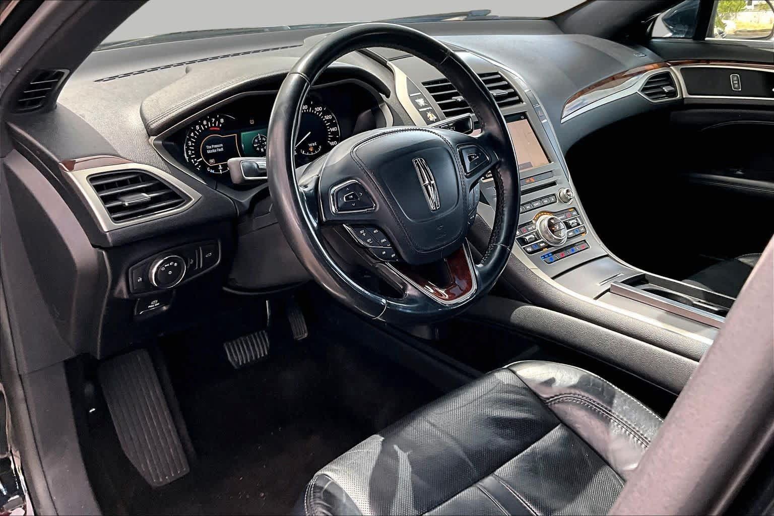 Used 2017 Lincoln MKZ Reserve FWD image 18