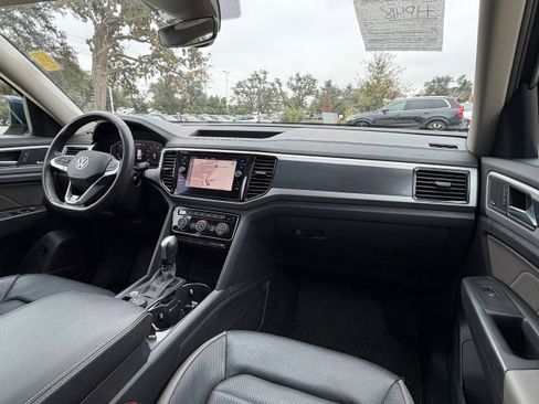 Used 2022 Volkswagen Atlas SEL Premium image 14