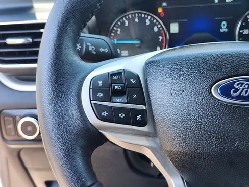 Used 2023 Ford Explorer XLT w/ Equipment Group 202A AWD/4WD image 30