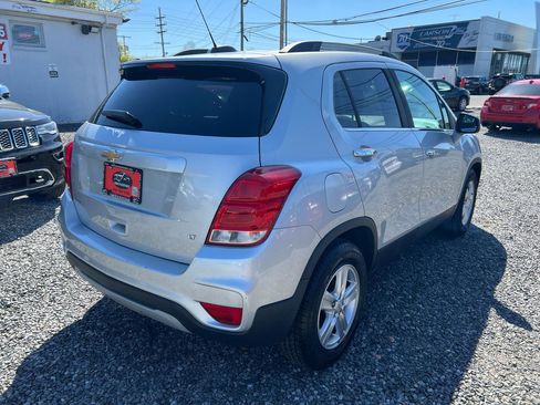 Used 2018 Chevrolet Trax LT w/ LT Convenience Package FWD image 6