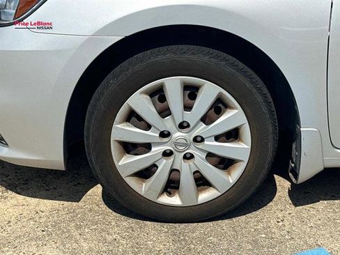 Used 2017 Nissan Sentra SV FWD image 4