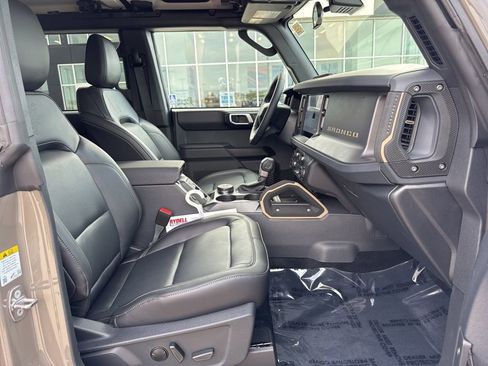 New 2026 Ford Bronco Badlands w/ Sasquatch Package AWD/4WD image 10