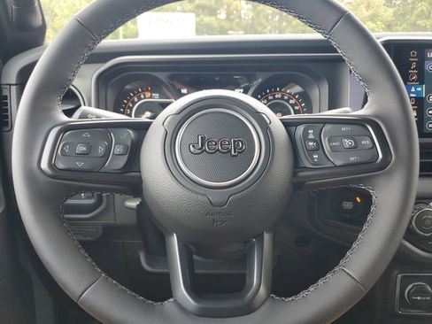 New 2025 Jeep Gladiator Mojave image 25