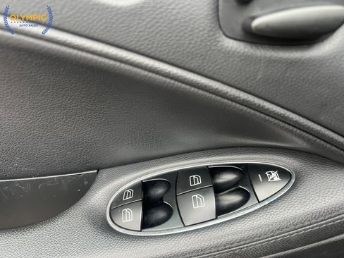 Used 2006 Mercedes-Benz CLS 500 w/ AMG Sport Pkg image 35