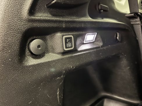 Used 2022 Jeep Grand Cherokee L Laredo w/ Luxury Tech Group I image 12