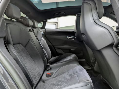 Used 2023 Audi e-tron GT Premium Plus image 22