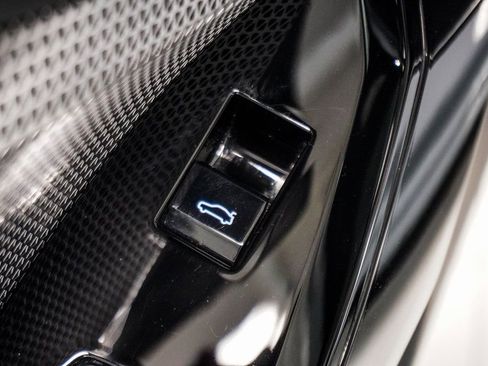 Used 2023 BMW 760i xDrive w/ Executive Package image 29