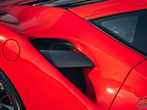 Used 2018 Ferrari 488 GTB image 38