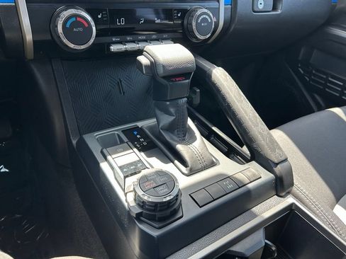 Certified 2025 Toyota Tacoma TRD Off-Road AWD/4WD image 20