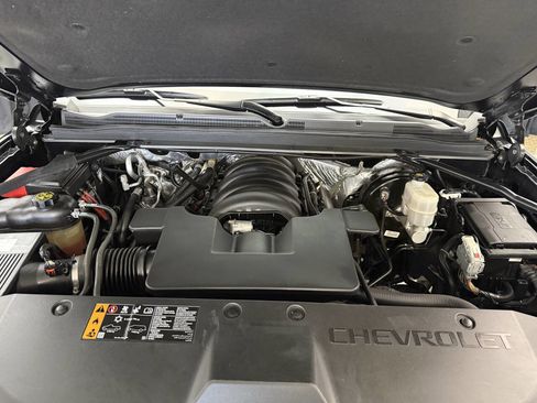 Used 2018 Chevrolet Suburban LT image 28