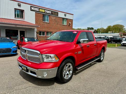 Used 2018 RAM 1500 Laramie w/ Convenience Group AWD/4WD image 1