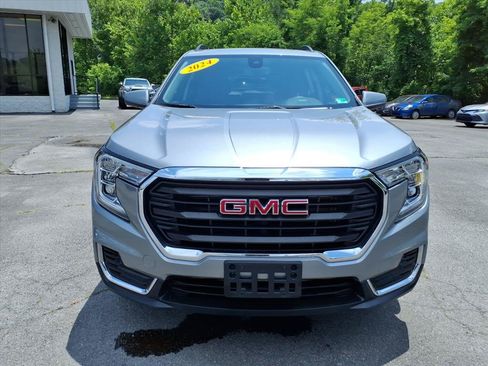 Used 2024 GMC Terrain SLE w/ Driver Convenience Package AWD/4WD image 12