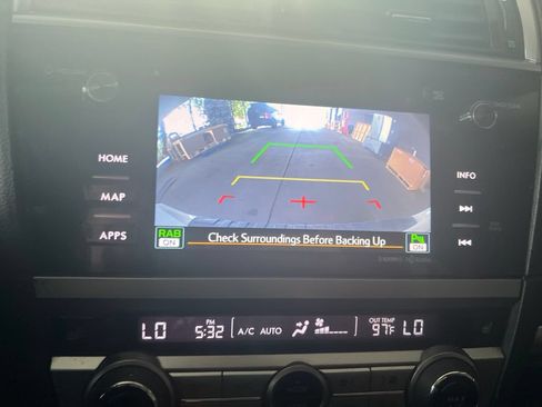 Used 2017 Subaru Outback 2.5i Touring w/ Popular Package #5A AWD/4WD image 8