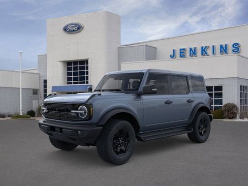 New 2025 Ford Bronco Outer Banks w/ Black Appearance Package image 1