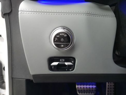 Used 2022 Mercedes-Benz SL 55 AMG 4MATIC image 11