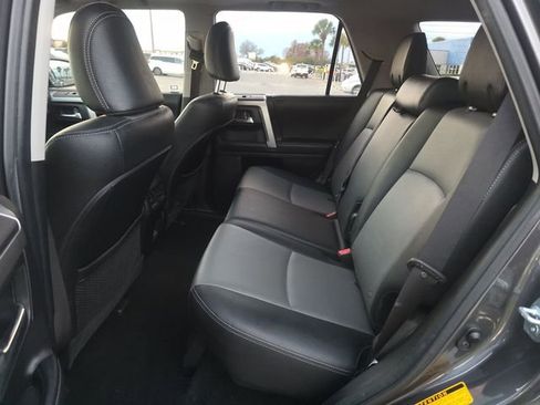 Used 2021 Toyota 4Runner SR5 Premium image 4