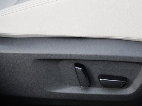 Certified 2025 Nissan Rogue SL w/ Tech Package image 25