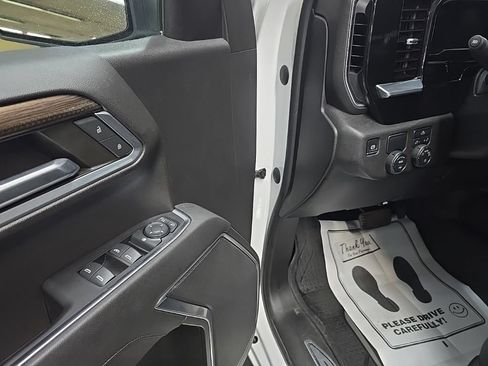 Used 2022 Chevrolet Silverado 1500 LT RWD image 27