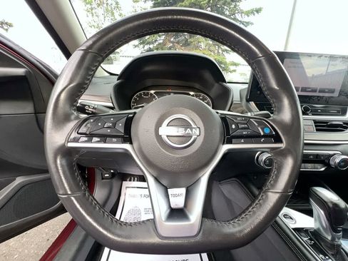 Used 2024 Nissan Altima 2.5 SV w/ SV Premium Package FWD image 14