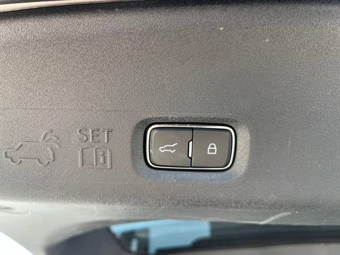 Used 2025 Ford Expedition Platinum AWD/4WD image 16
