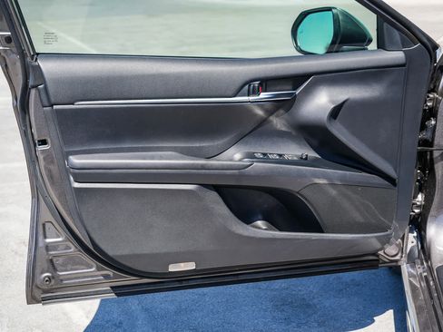Certified 2019 Toyota Camry SE w/ Convenience Package FWD image 22